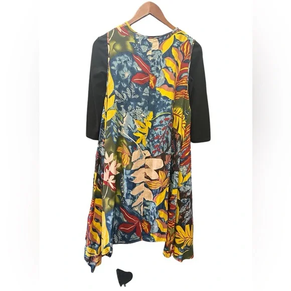 NWT.  Sacred Threads Vest. S/M.  220117. CL/GR04 - Picture 2 of 2